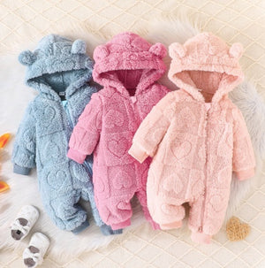 Combinaison à capuche mignonne avec motif cœur, barboteuse à manches longues pour fille