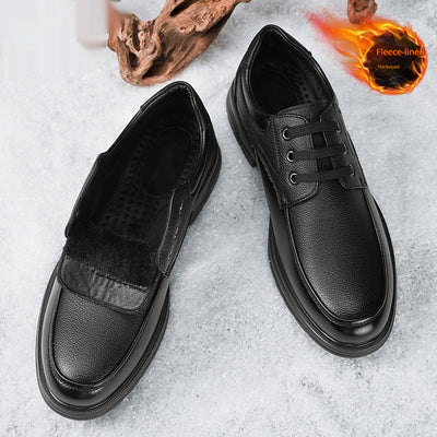Novos sapatos de homem quentes com forro polar e reforçados
