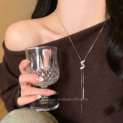 Exquisite Fall-winter Sweater Chain For Ladies - A Niche, Luxurious, High-end, Elegant And Grand Long Necklace. 2026 New Style Accessory.