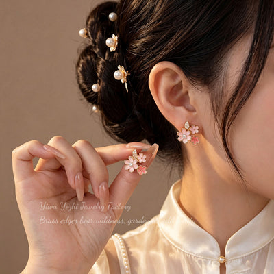 Korean-style Clear 2026 Spring-summer New Pink Flower Earrings, Sweet Diamond-studded Studs, Cherry Blossom Elegant And Gentle Earrings