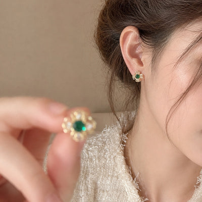 Korean-Style Gold-Plated Zircon Sunflower Earrings, Four-Leaf Flower Three-Dimensional Green Zircon Hollow Earrings, Vintage Niche Ear Accessories