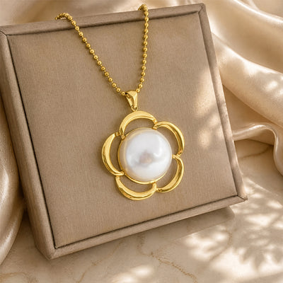 18K Gold Plated Stainless Steel Flower Pearl Pendant Necklace For Women, Hollow Floral Faux Pearl Beaded Chain Necklace, Elegant Wedding Party Statement Jewelry Gift
